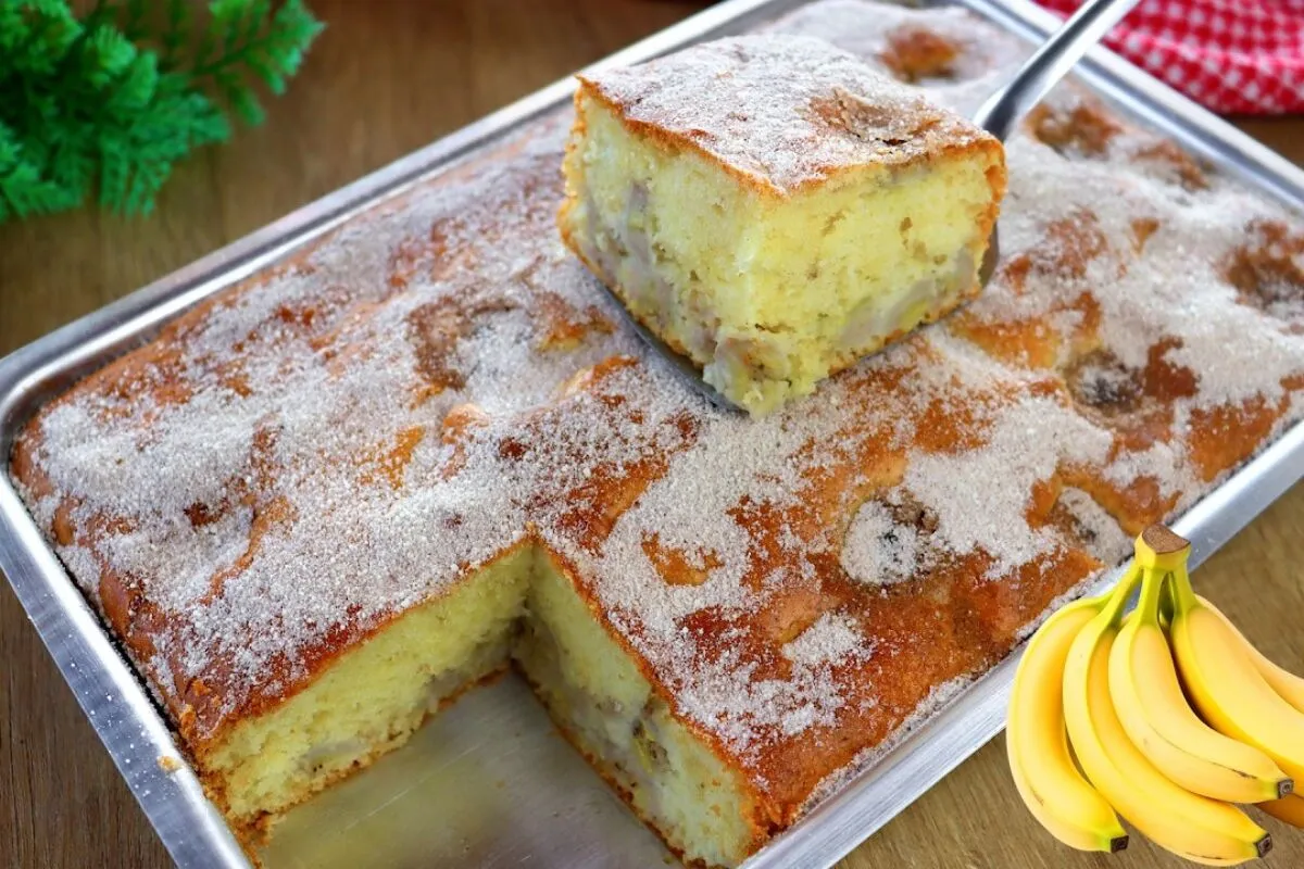 Bolo de banana bem fofinho e muito econômico feito com ingre