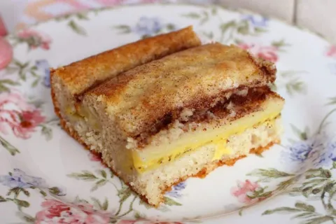 Bolo de banana com canela muito cheiroso e fofinho, ideal pa