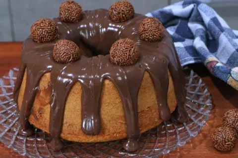 Bolo de cenoura fofinho: aprenda as melhores dicas para nunc