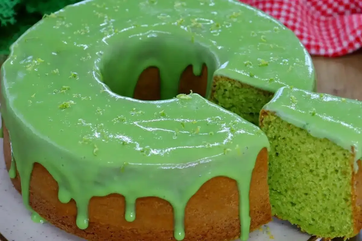 Bolo de erva cidreira muito fofinho, aromático e perfeito pa