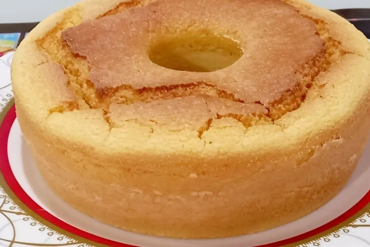 Bolo de flocão cremoso e bem molhadinho, que é a opção ideal