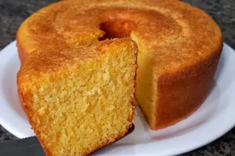 Bolo de flocão sem trigo com um segredo especial para ficar 