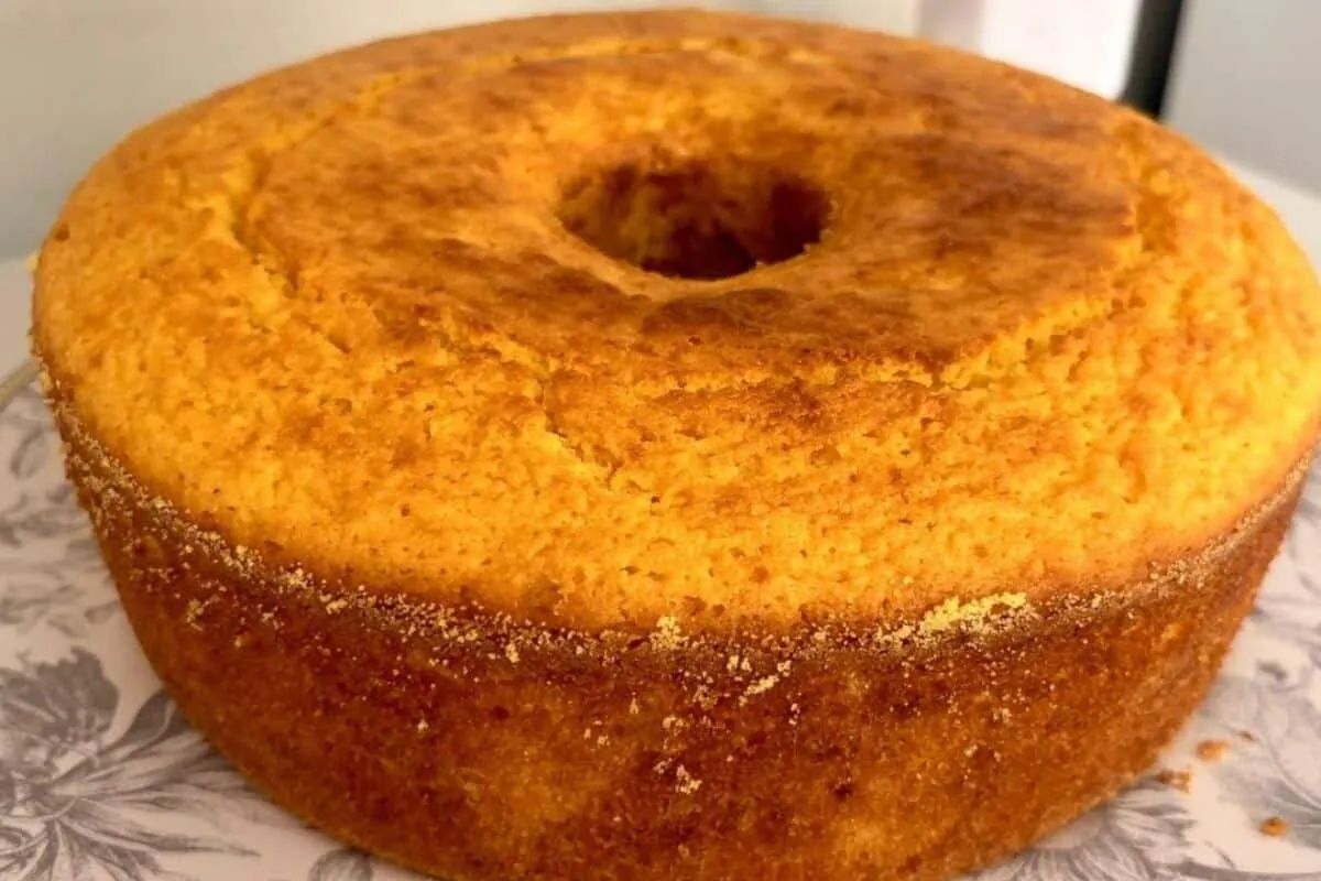 Bolo de fubá da vovó fofinho, feito sem trigo e sem leite, q