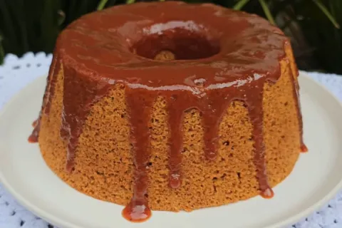 Bolo de goiabada simples, sem glúten e sem lactose que fica 