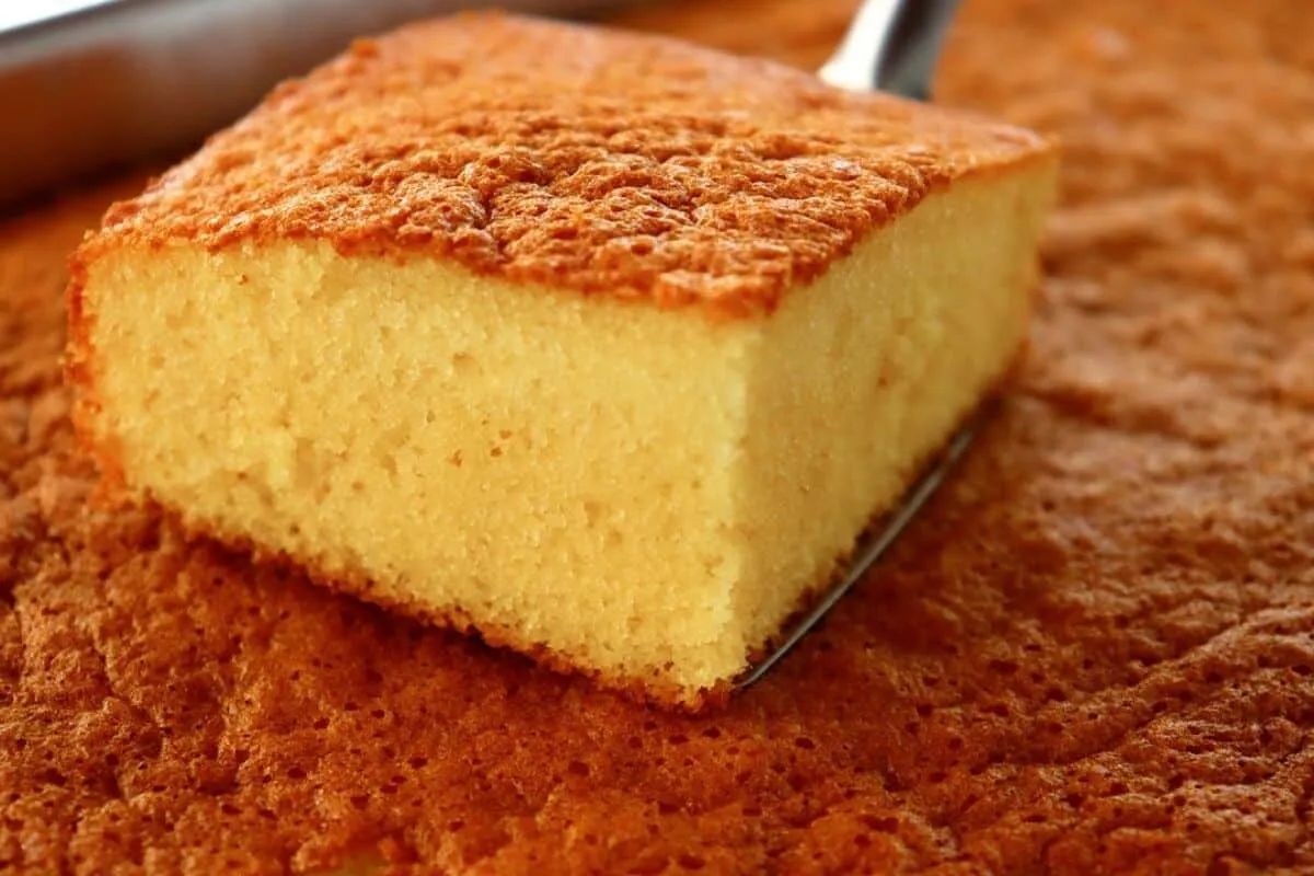 Bolo de leite quente extremamente fofinho e macio, perfeito