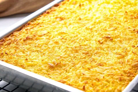 Bolo de mandioca cremoso que não leva farinha e fica pronto 