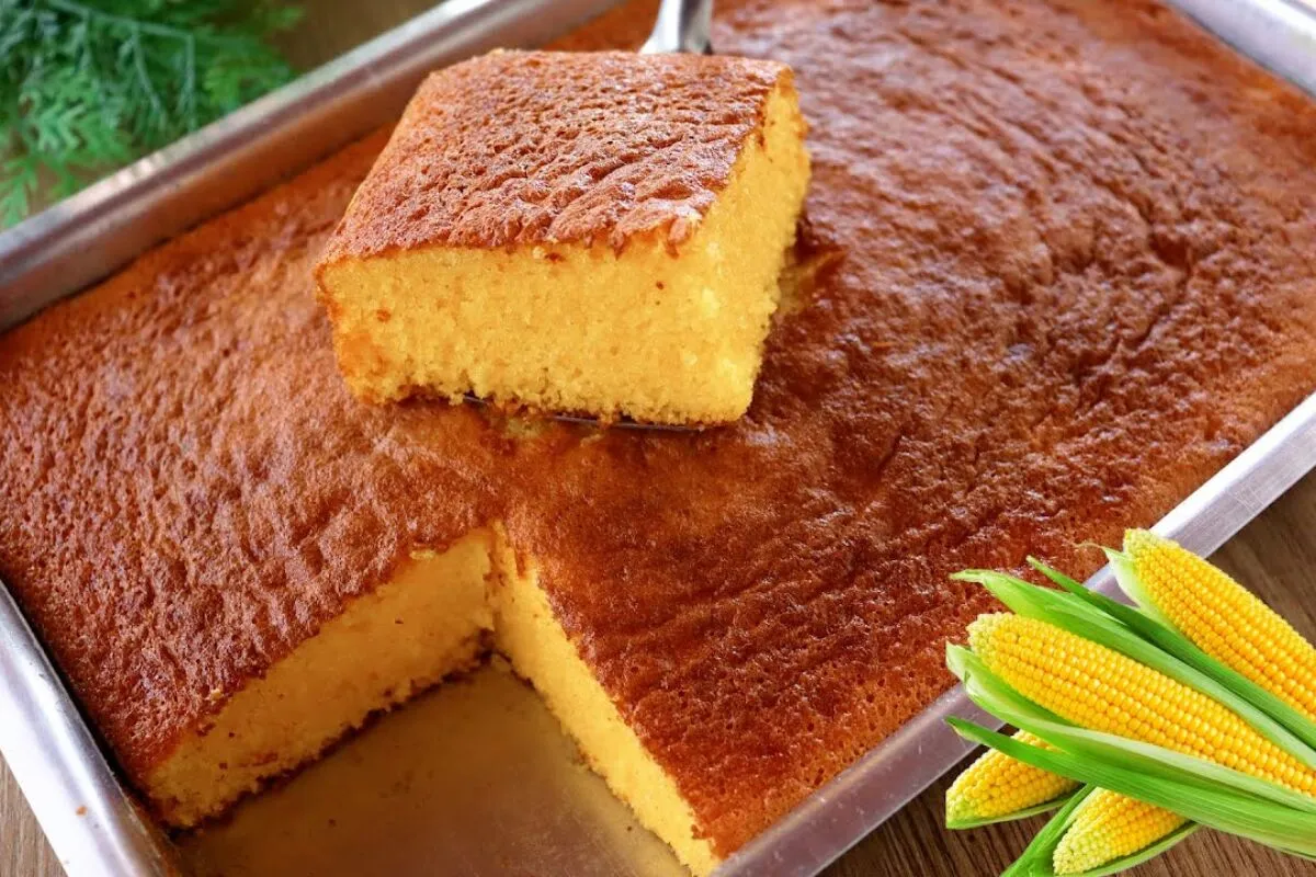 Bolo de milho verde, que fica extremamente fofinho, delicios
