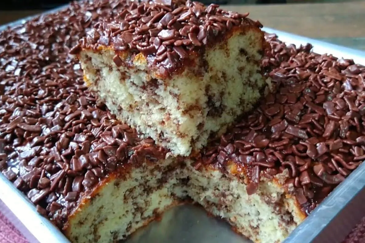 Bolo formigueiro úmido e fofinho: aquela receita clássica da