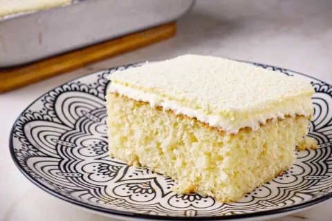 Bolo gelado de Ninho feito em duas etapas, que fica extremam