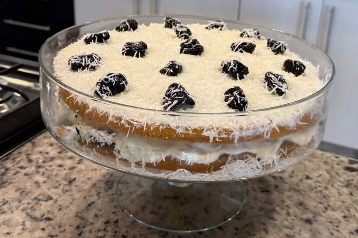 Bolo olho de sogra: a combinação perfeita de coco com ameixa