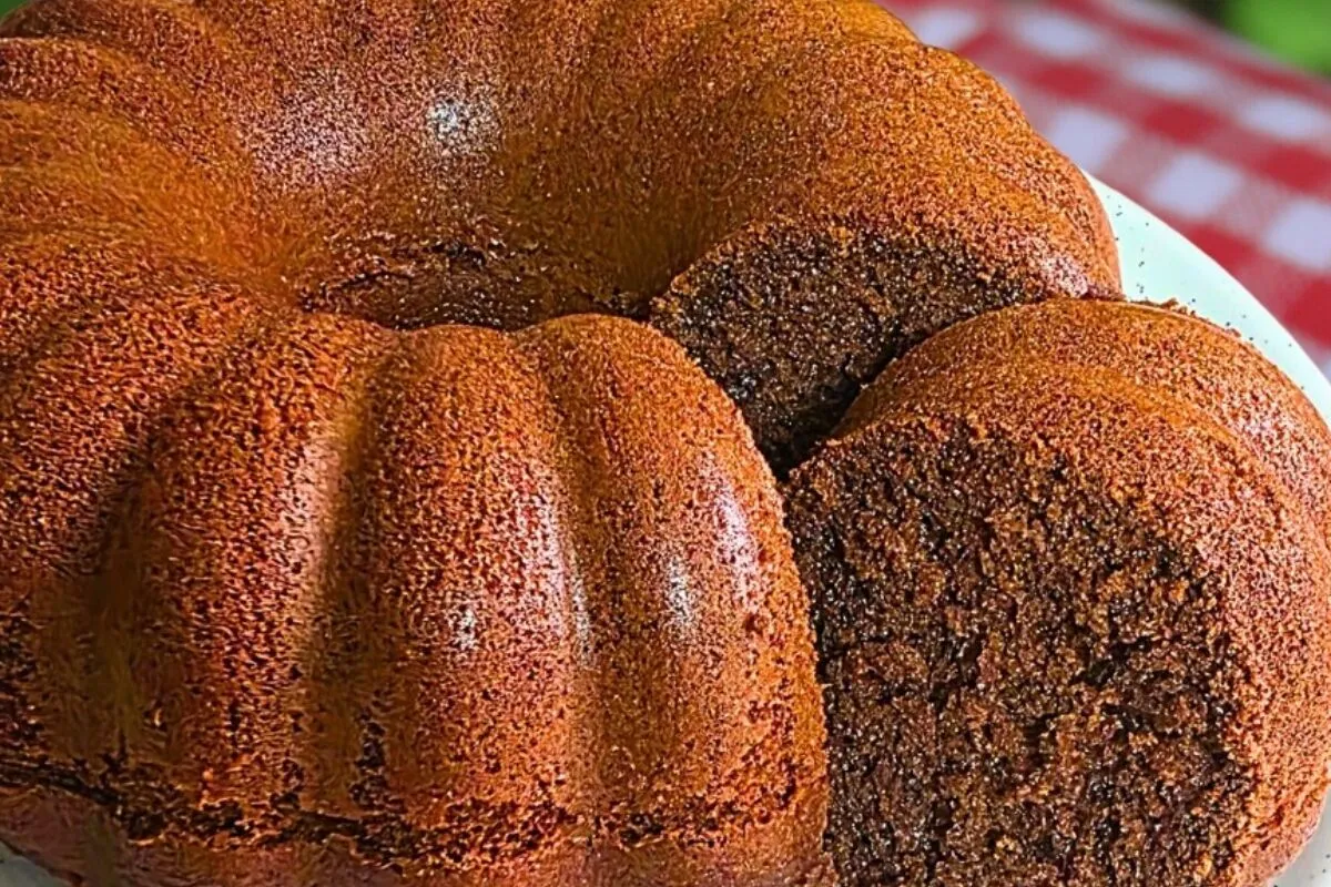 Bolo para o café da tarde de chocolate para a família: super