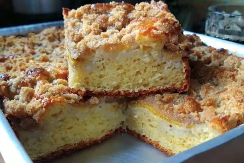 Bolo que já sai recheado do forno feito de um jeito prático,