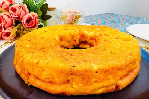 Bolo salgado de batata super cremoso, macio e fofinho, um la