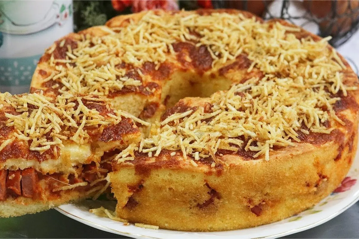 Bolo salgado fofinho e muito saboroso para seu café da tarde