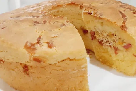 Bolo salgado recheado e sem trigo: a melhor opção para subst