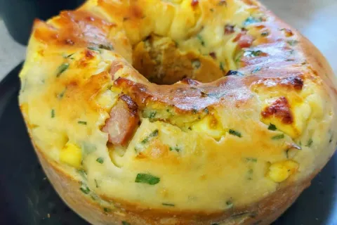 Bolo salgado úmido e saboroso: combina perfeitamente com seu