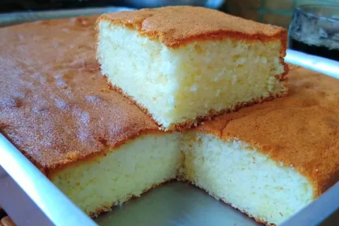 Bolo sem farinha de trigo e sem fubá, feito com creme de lei