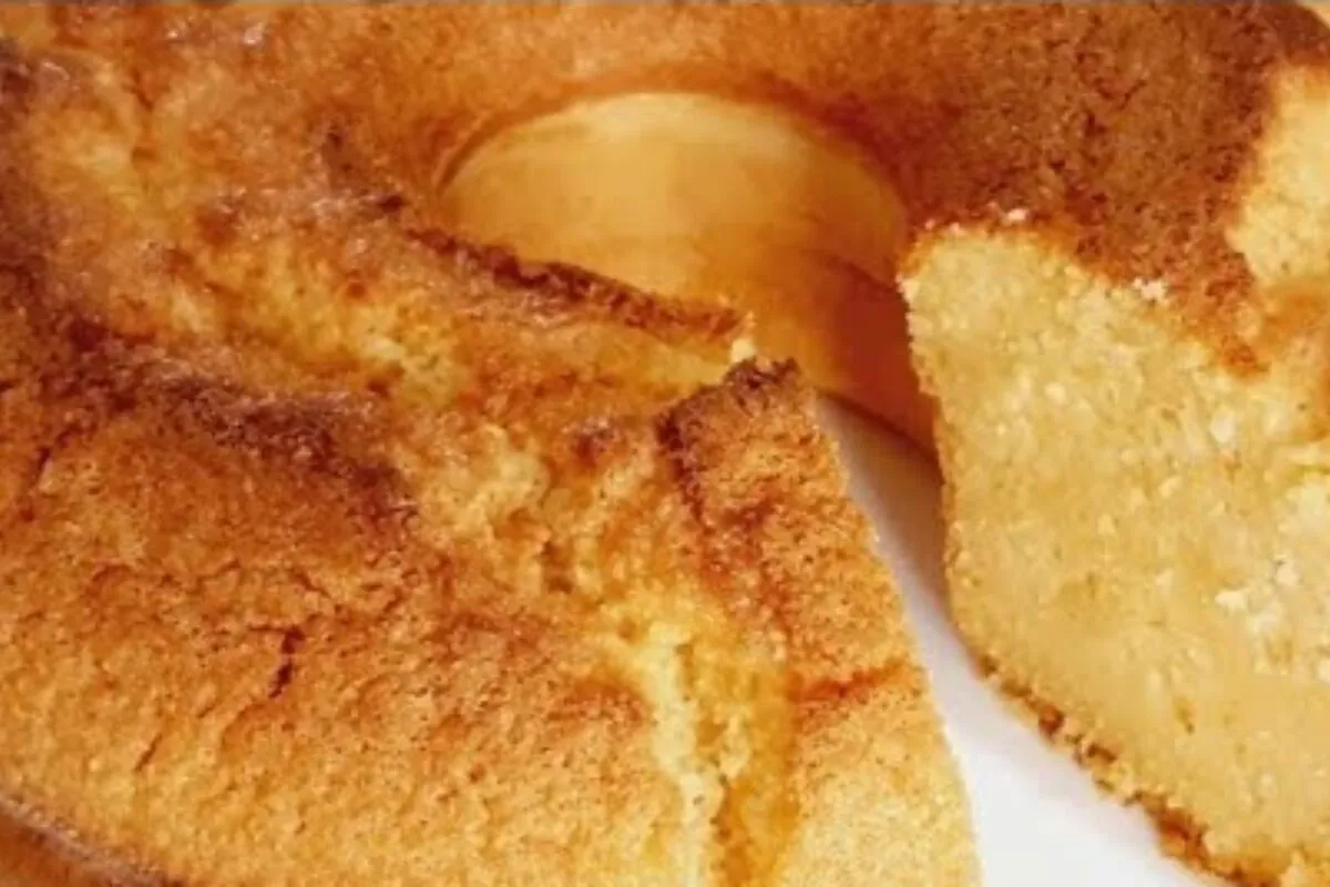 Bolo sem farinha de trigo, que fica fofo e derrete na boca,