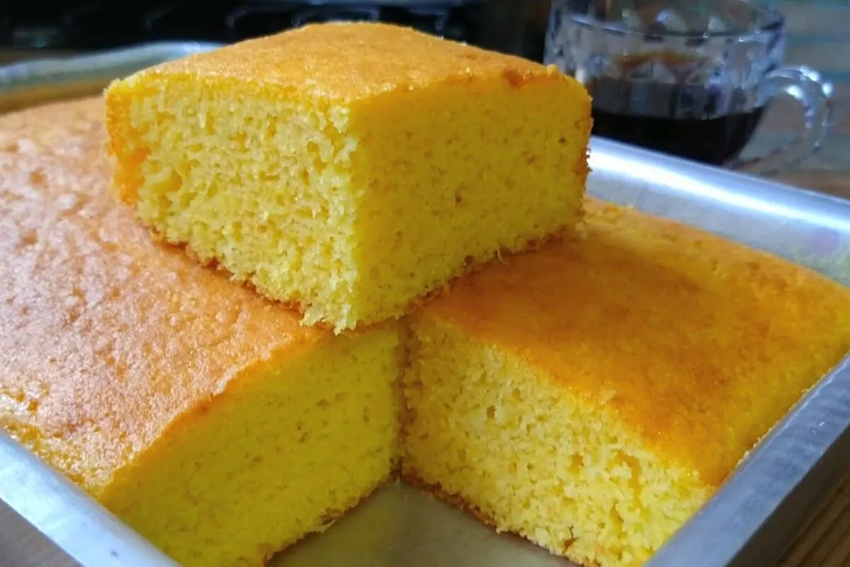 Bolo sem farinha e sem leite, batido no liquidificador, que