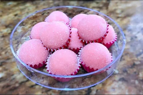 Brigadeiro de gelatina diferenciado, que vai surpreender a t