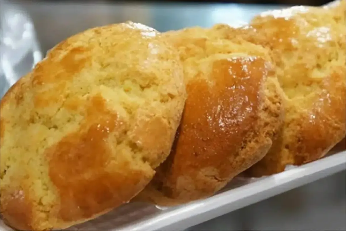 Broa de fubá de padaria: derrete na boca e é super fácil de