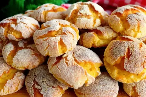 Broinhas de fubá cozido com aquela receita tradicional que f
