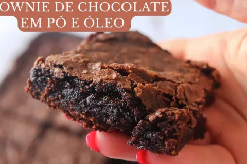 Brownie de chocolate, que fica molhadinho por dentro e vai s