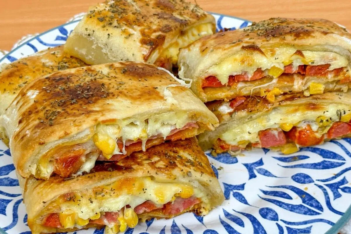 Cachorro quente de forno, um lanche de travessa  muito práti