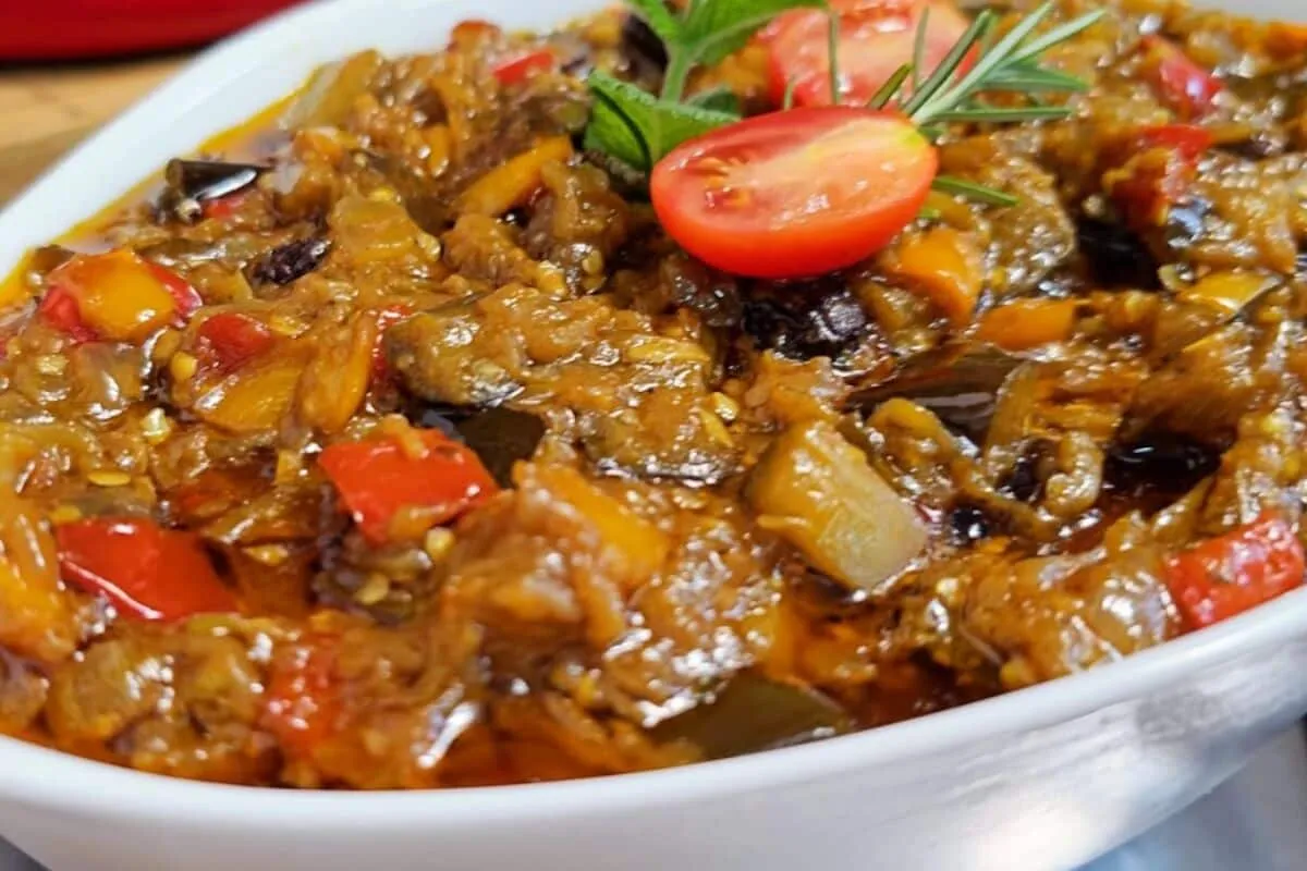 Caponata de berinjela: um acompanhamento surpreendente, sabo