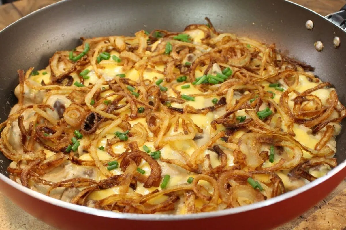 Carne ao molho de cebola: o sabor dessa receita vai surpreen