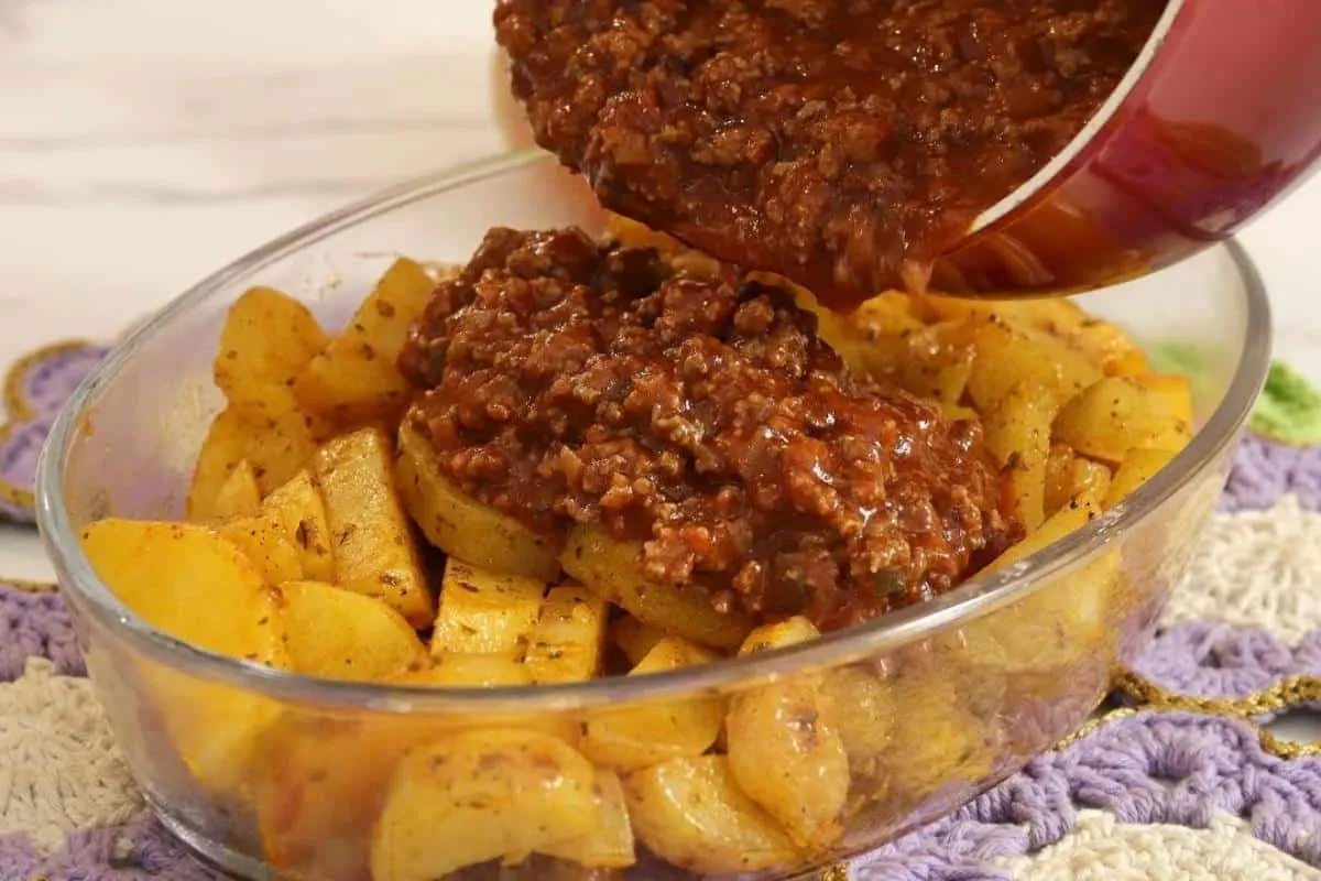 Carne moída gratinada para o almoço: opção fácil e econômica