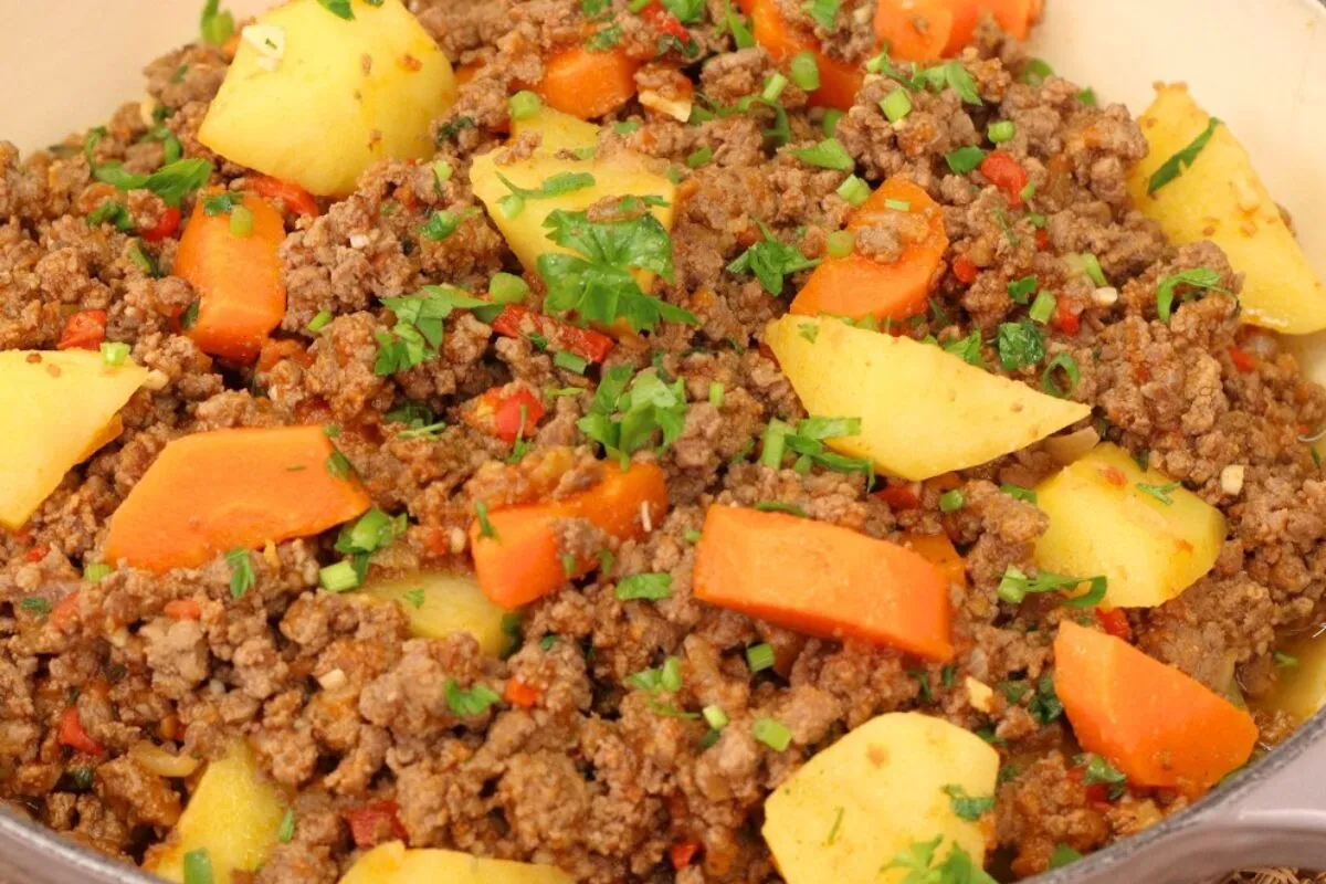 Carne moída refogada com legumes da vovó: dica simples para