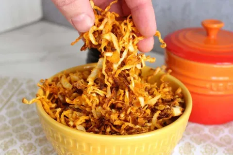 Cebola crispy na air fryer sequinha e crocante para acompanh