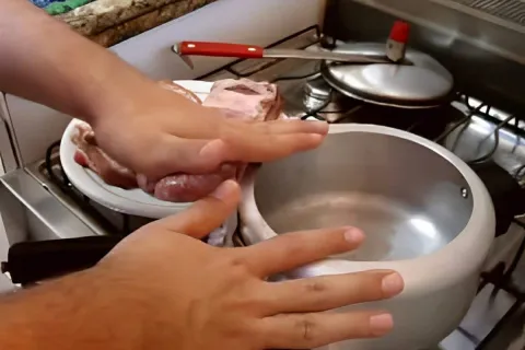 Churrasco na panela de pressão com linguiça e costela muito 