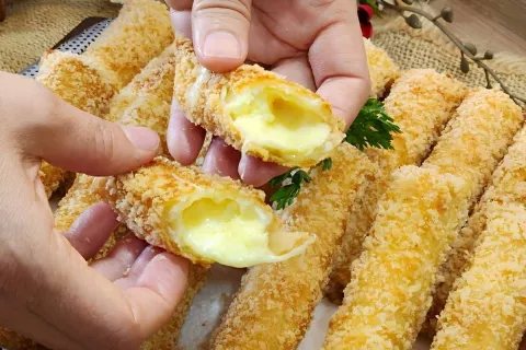 Cigarrete de 2 ingredientes feita com massa de pastel muito 