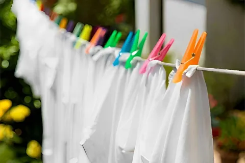 Clareador de roupas caseiro: seu varal muito mais branco e p