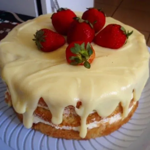 Cobertura de Leite Condensado – Feita com 2 Ingredientes