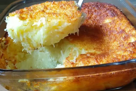 Cocada de forno super cremosa e douradinha,  um doce caipira