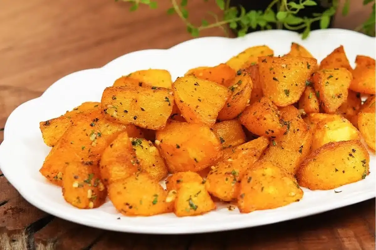 Como fazer batata assada crocante que fica mais gostosa que