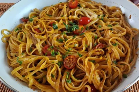 Como fazer macarrão alho e óleo especial e bem temperadinho 