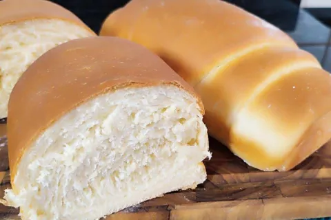 Como fazer pão caseiro fofinho e macio para o café da manhã 