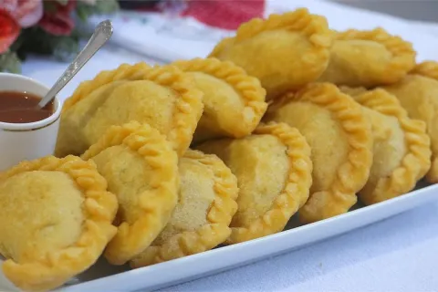 Como fazer pastel de fubá com uma massa que fica incrível e 