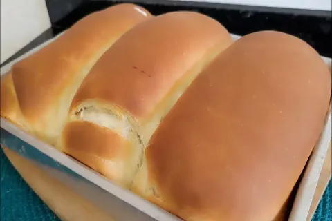 Como fazer um pão caseiro fofinho e que cresce bastante em q