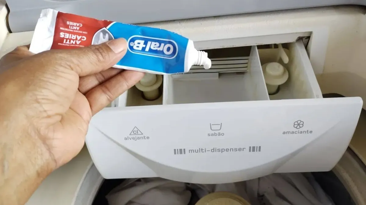 Como lavar roupas brancas amarelada e encardida com um segre