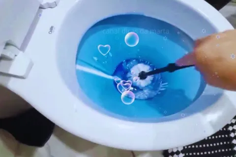 Como limpar banheiro encardido: fica limpo e cheiroso parece