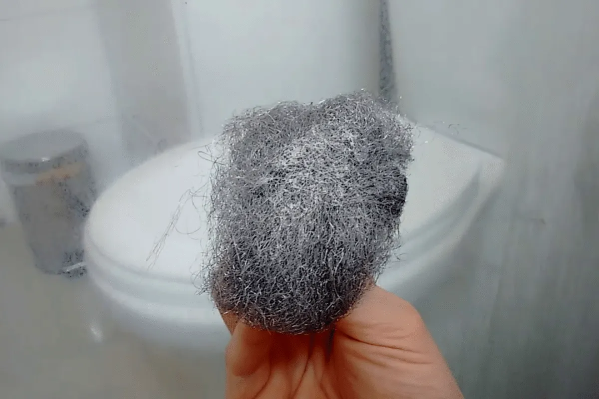 Como limpar box do banheiro sem deixar manchas de um jeito s