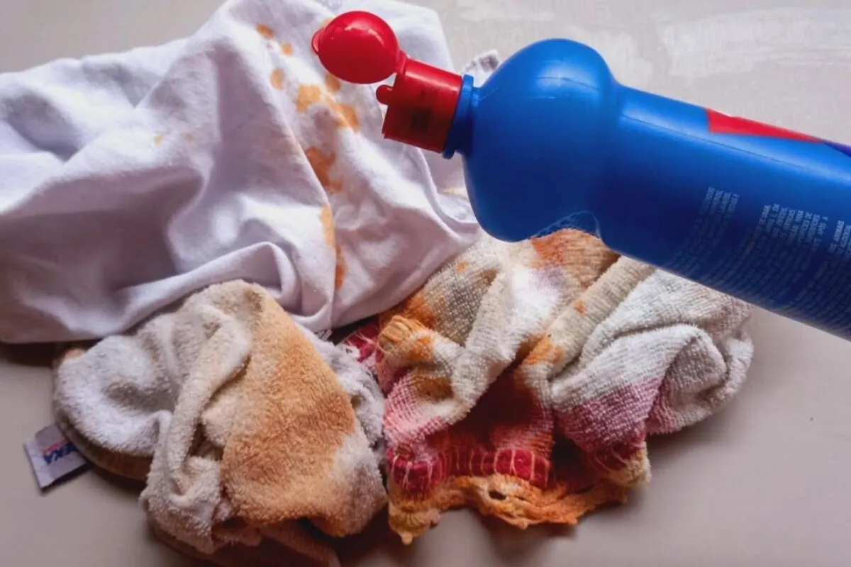 Como limpar pano de prato manchado: truque caseiro que tira