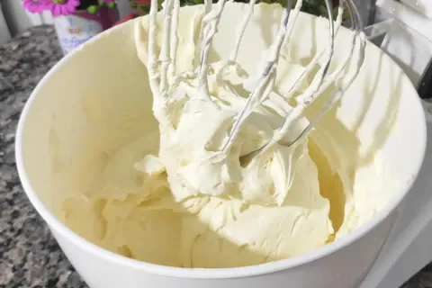 Confeiteira profissional dá todas as dicas para você fazer u