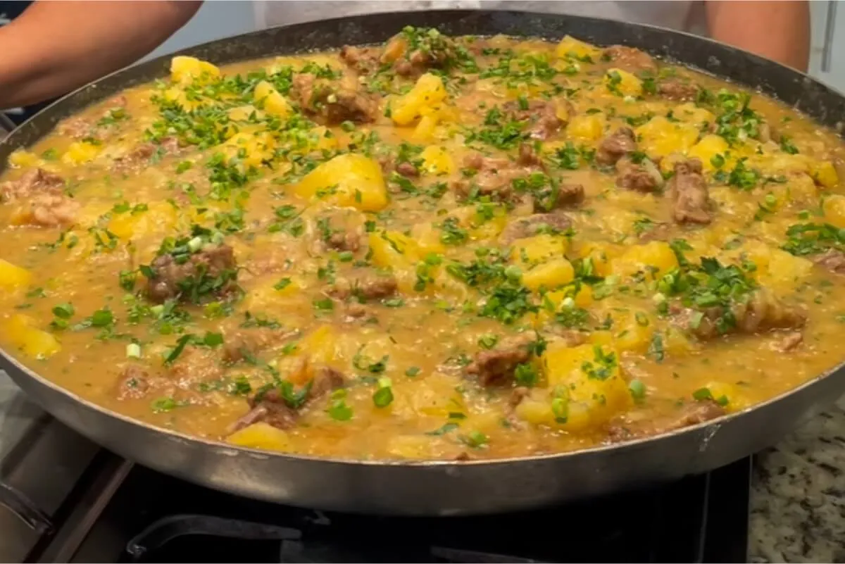 Costela com mandioca cremosa: prato delicioso e reconfortant