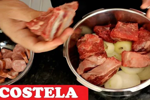 Costela na panela de pressão sem água ela é cozida no própri